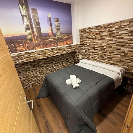 Apartamentos Deluxe Barajas Madrid Eksteriør billede